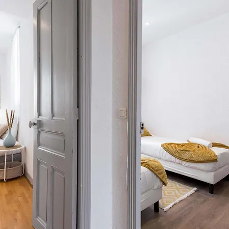 Appartamento Christine - Spacieux, Proche Palais & Plages, Clim