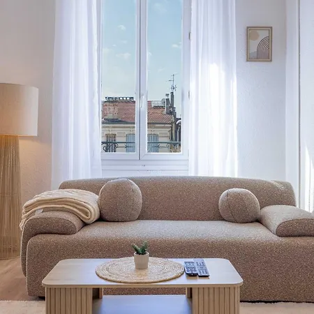 Appartamento Christine - Spacieux, Proche Palais & Plages, Clim *